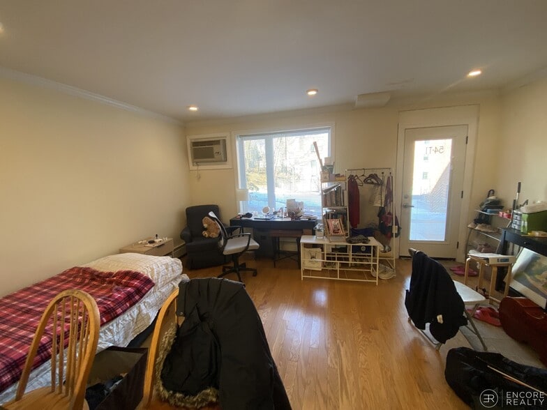 Building Photo - 26 Alton Pl