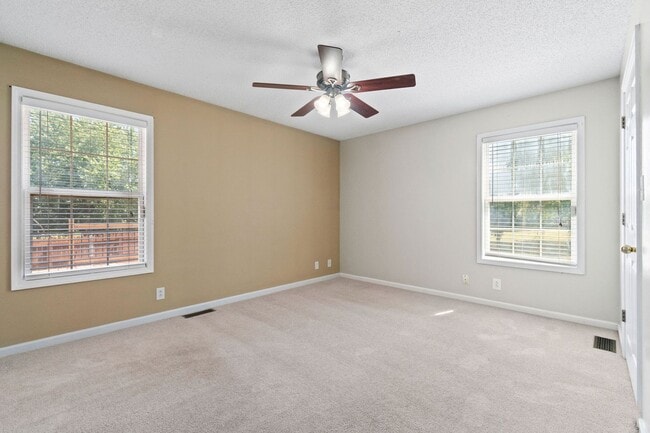 Building Photo - 1435 Amy Ave