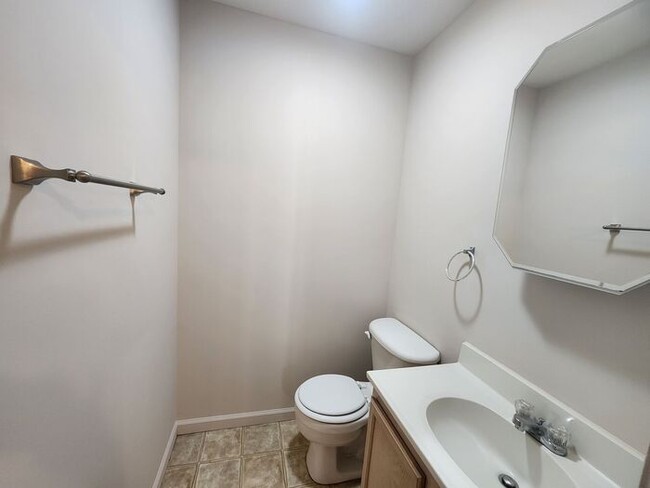 Building Photo - Scary Good Deal
