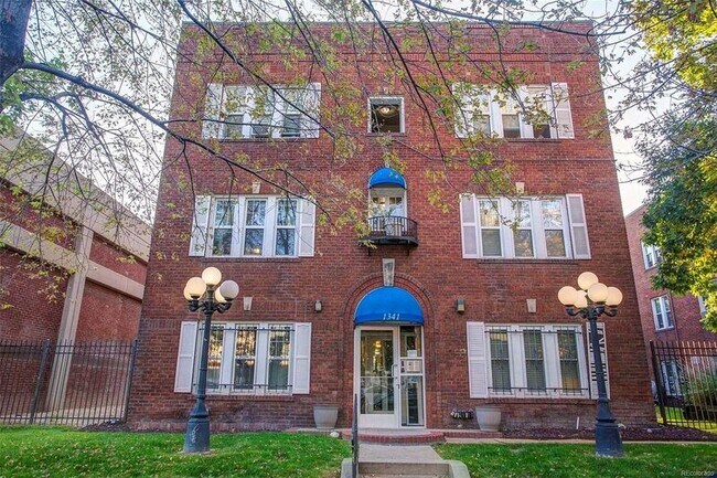 Building Photo - 1341 N Washington St