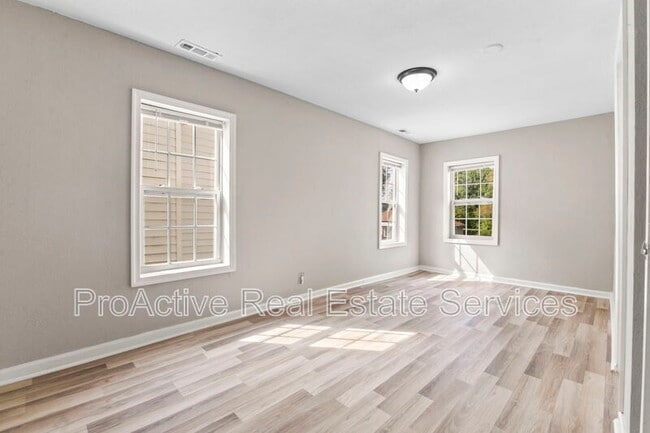 Building Photo - 1511 Highland Ave