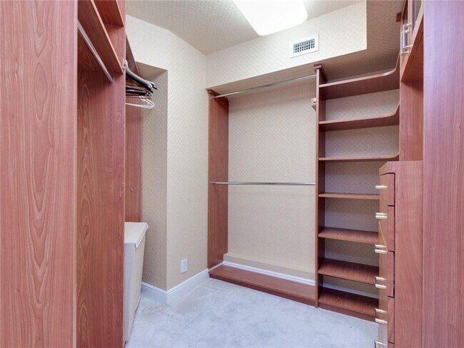 Building Photo - 615 Coral Way