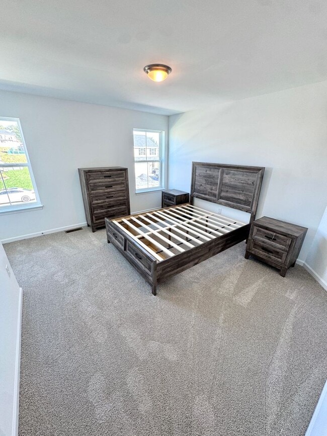 Building Photo - Newer Construction THREE BEDROOM/2.5 BATH TWIN