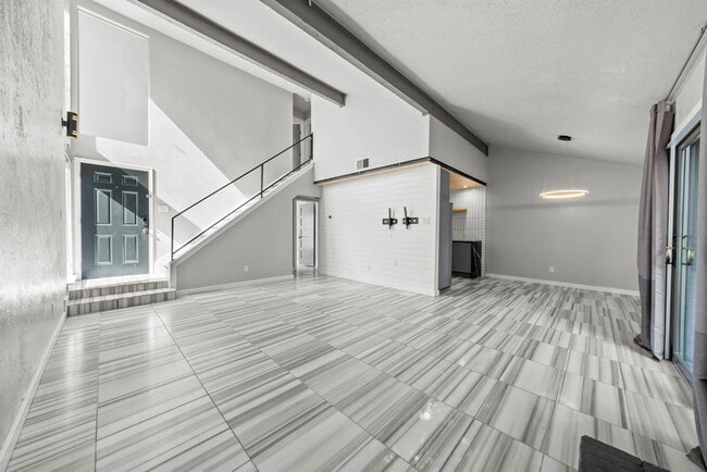 Building Photo - 9433 Singing Quail Dr