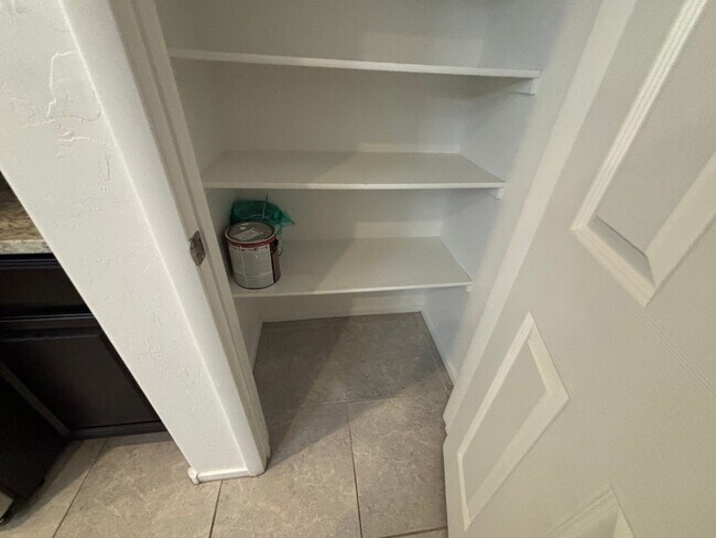 Building Photo - Beautiful Gated 3-Bed, 2.5-Bath Townhome in North Las Vegas!