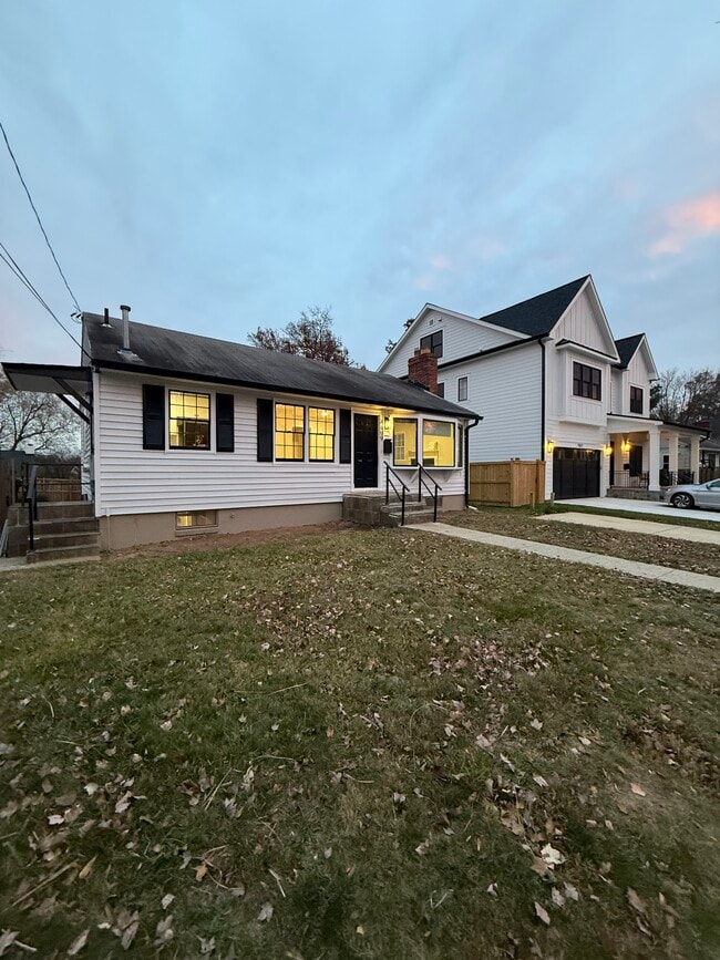 Building Photo - 9809 Montauk Ave