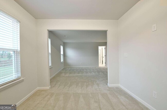 Building Photo - 504 Albertson Ave