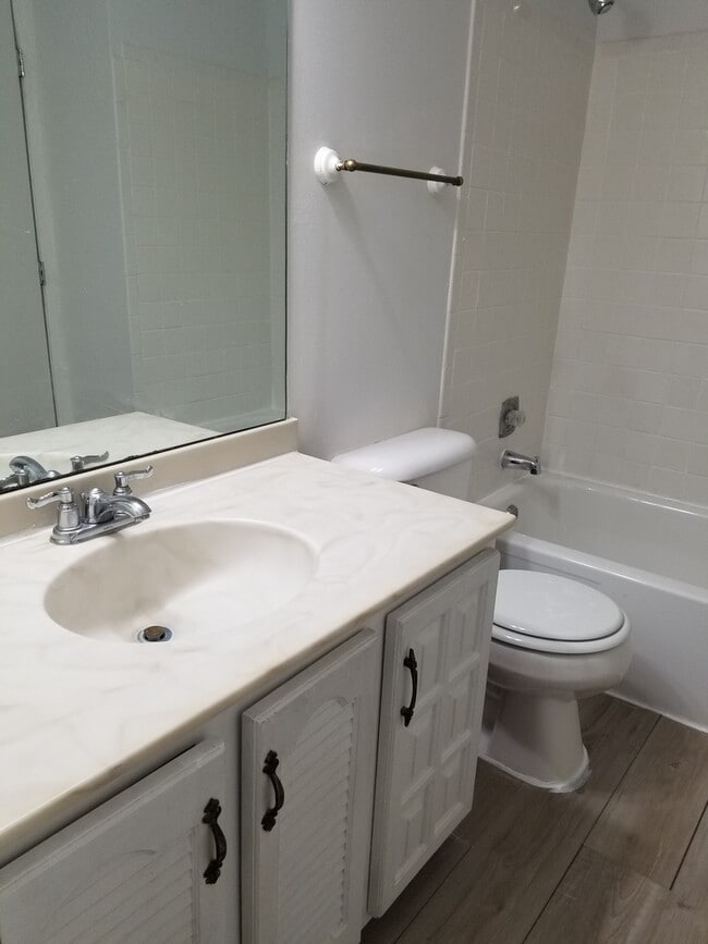 Building Photo - 333 Jefferson Ct