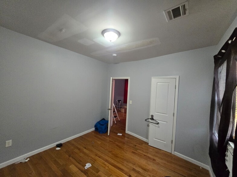 Building Photo - 550 Garfield Ave