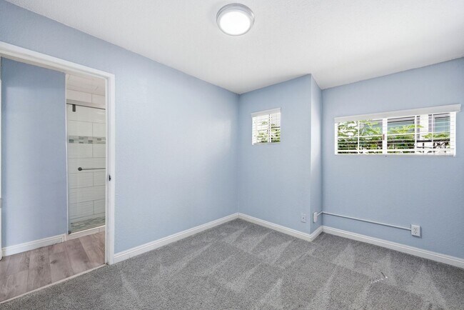 Building Photo - 126 E Balboa Blvd