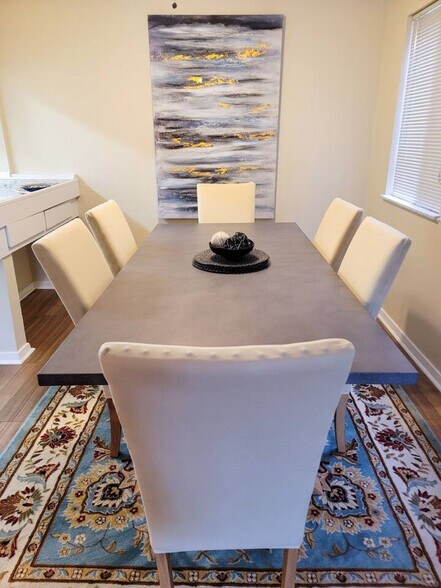 Building Photo - 6519 W Newberry Rd