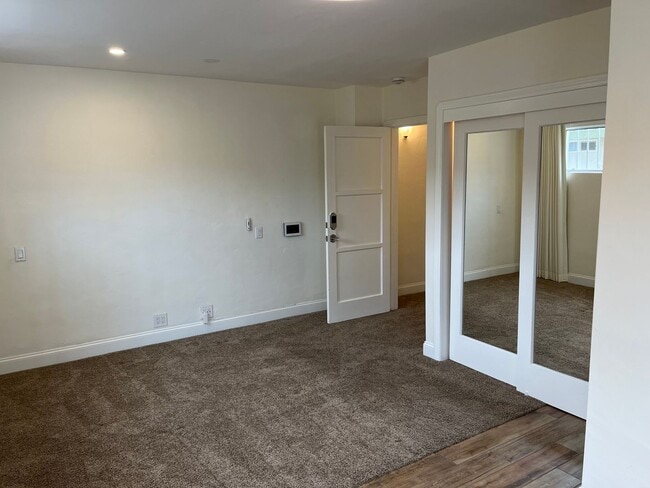 Building Photo - 2 Bedroom 2 Bath Single Family Home in Orange