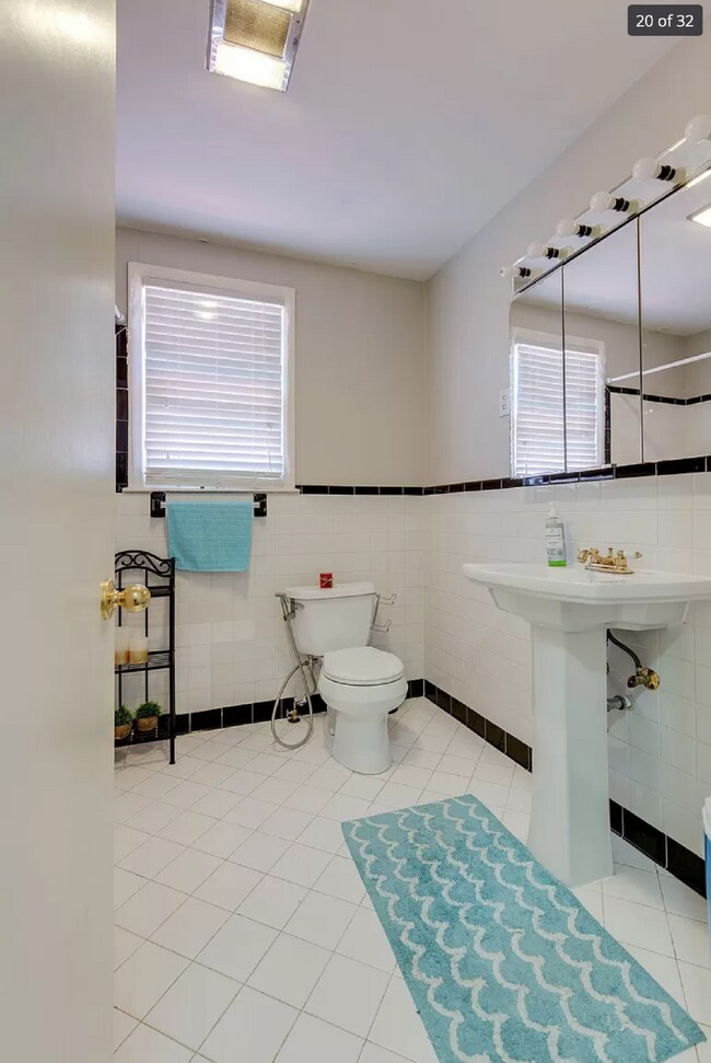 Building Photo - Charming 2 Bedroom Rental Home in Nashville with 1500 Sq Ft - Must See!