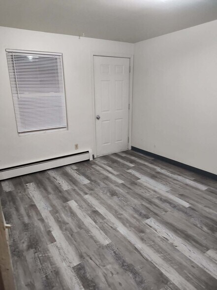 Building Photo - 1114 Western Ave