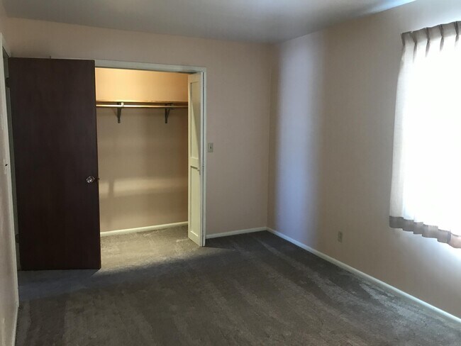 Building Photo - 15 Arapahoe Trail