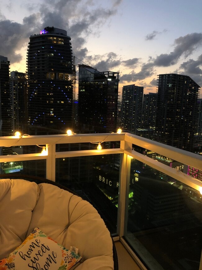 Building Photo - 950 Brickell Bay Dr