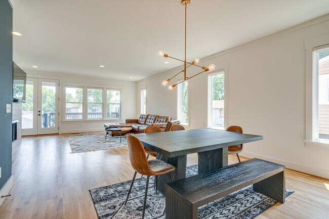 Building Photo - Partially Furnished Beauty