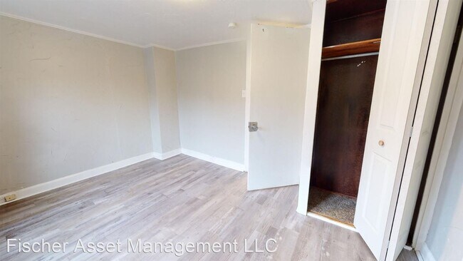 Building Photo - 2 br, 1 bath Apartment - 3224 West 32nd St...