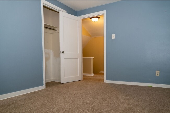 Building Photo - AVAILABLE JULY 1ST!! DON'T MISS this FANTASTIC home in a PRIME LOCATION!