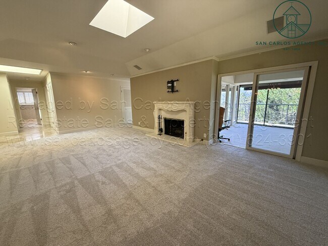 Building Photo - Two Bedroom Premium Del Mesa Condo Unit with Views
