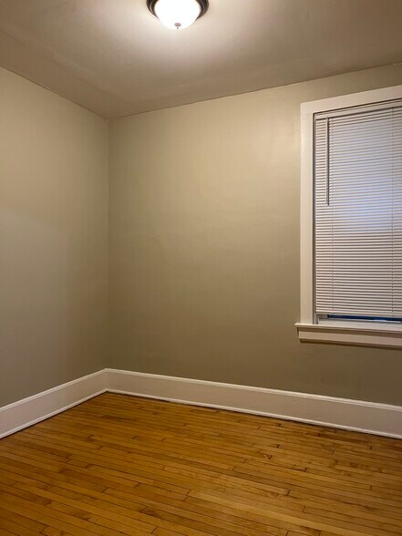 Building Photo - 333 E Lincoln Ave