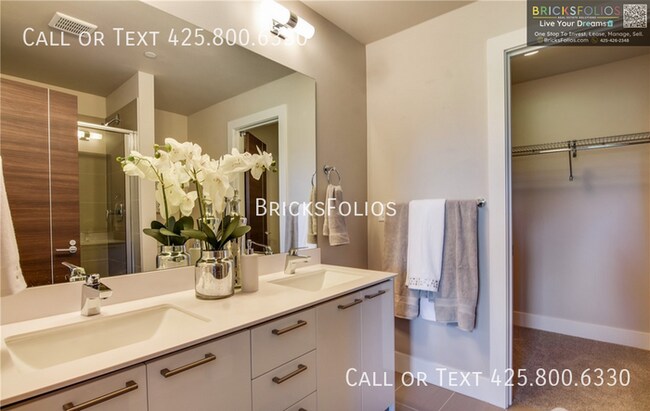 Building Photo - Rare Ichijo Townhome in Sammamish Town Center. Premium Japanese Construction. Walkable