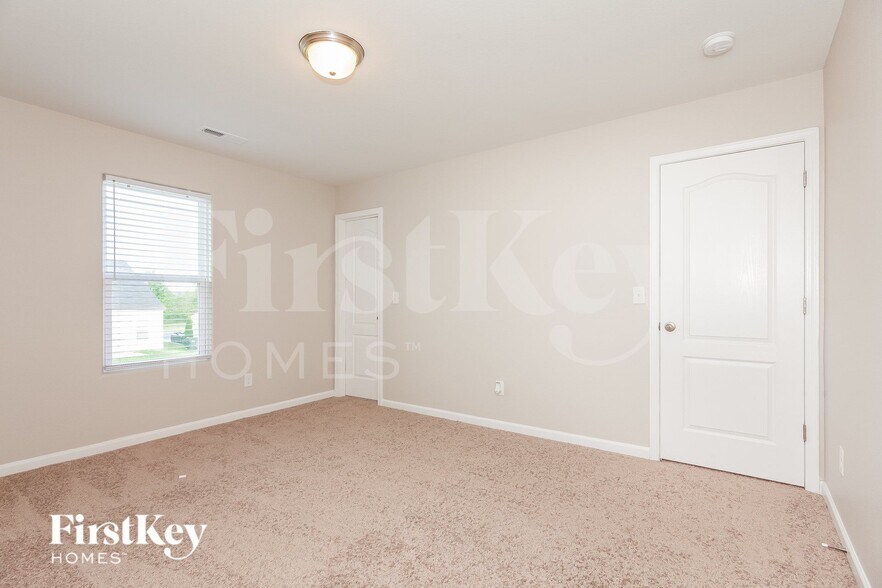 Building Photo - 2516 Meadow Crossing Dr