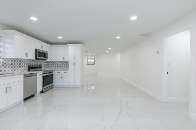 Building Photo - 3612 SW 15th St