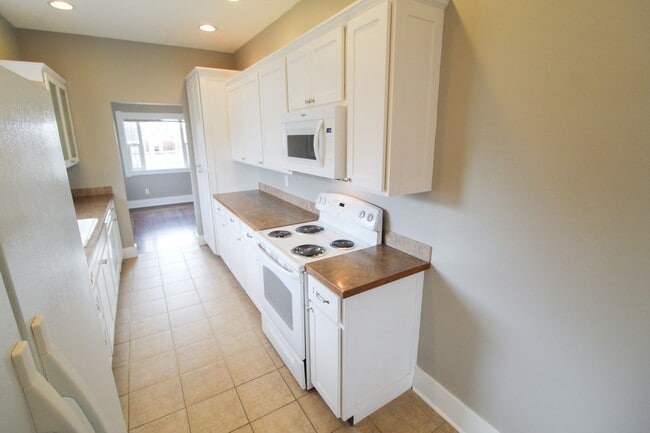 Building Photo - 2108 W Montgomery Ave