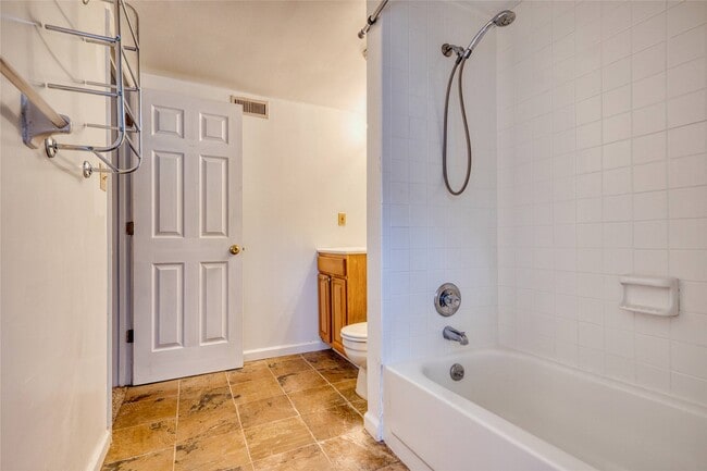 Building Photo - 4390 McPherson Ave