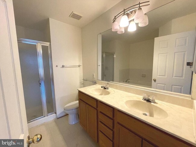 Building Photo - 4080 Fountainside Ln