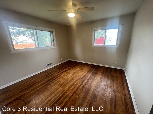 Building Photo - 3 br, 1.5 bath House - 1600 Pope