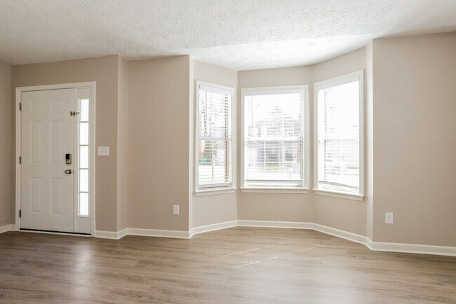 Building Photo - 3721 Riverside Pkwy