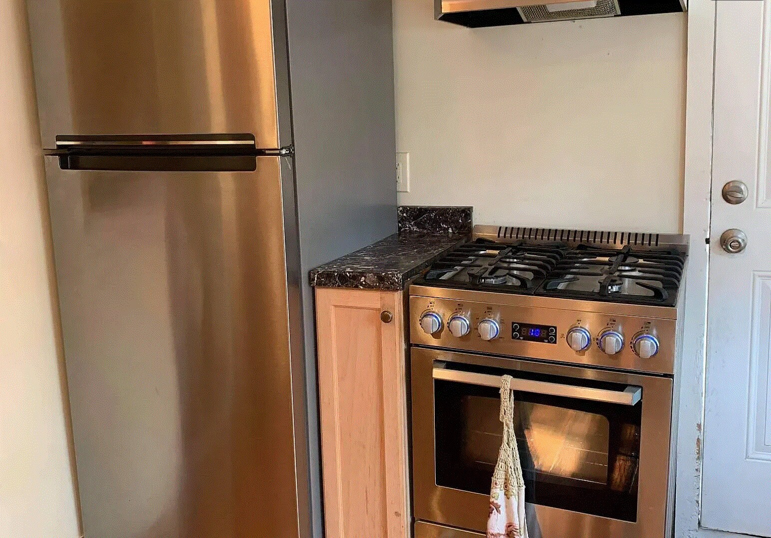 Building Photo - 15 Dodge St