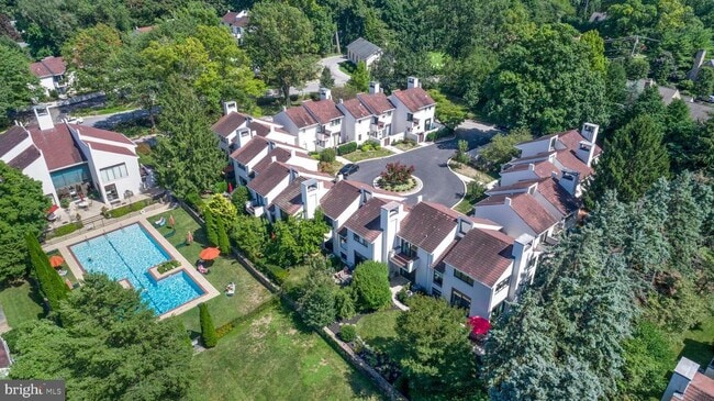 Building Photo - 4 Brettagne