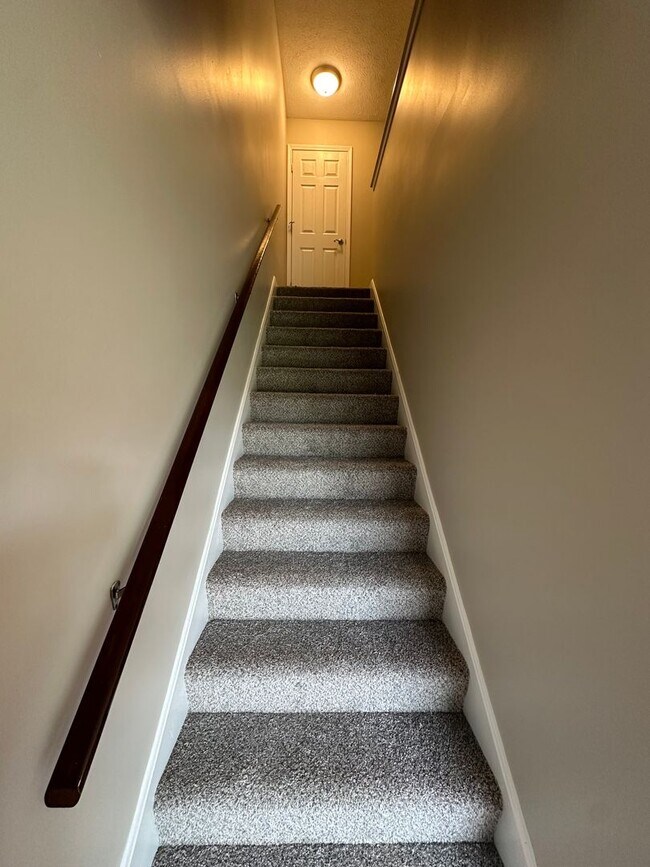 Building Photo - Spacious, Recently Updated J-Town 4BR / 1.5 BA Home for Rent!