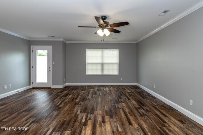 Building Photo - 926 Warrior Hill Dr