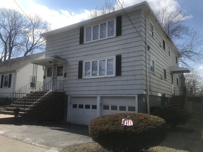 Building Photo - 89 Duff St