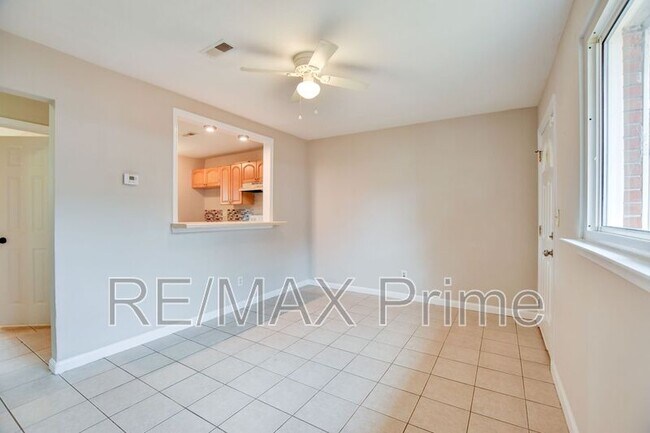 Building Photo - 511 Stafford St