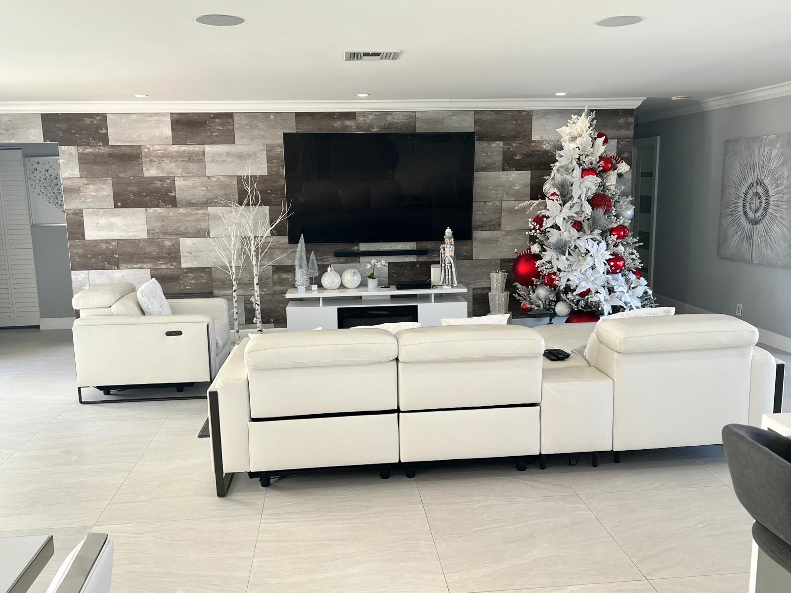 Building Photo - 5510 Bayview Dr