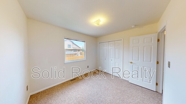 Building Photo - 2635 Leoti Dr