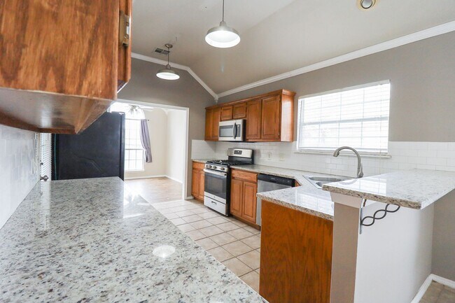 Building Photo - 3 Bed 2 Bath in Jenks - Available Now!