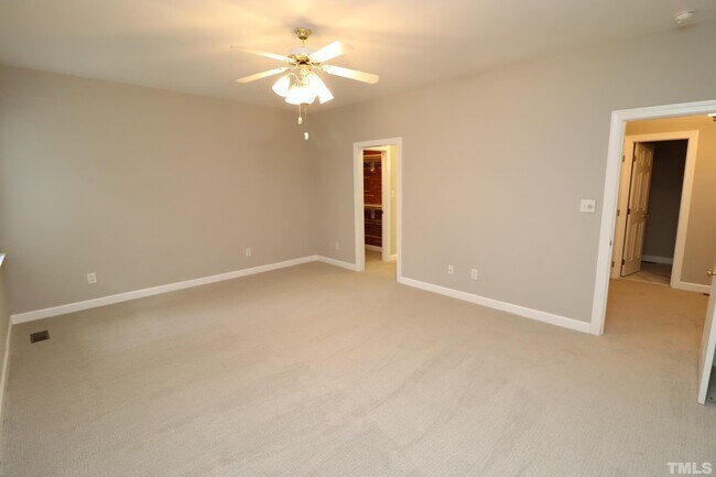 Building Photo - 100 Pebble Ridge Farms Ct