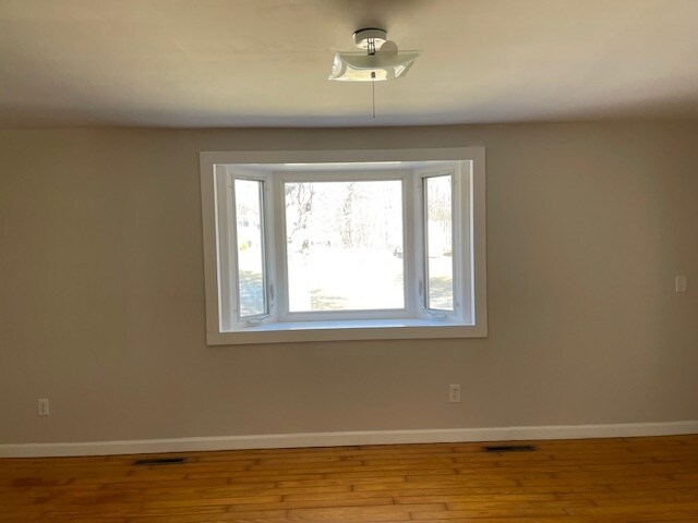 Building Photo - 14 Surry Park Rd