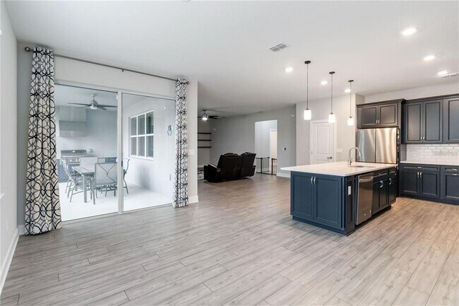Building Photo - 4067 Meandering Bay Dr