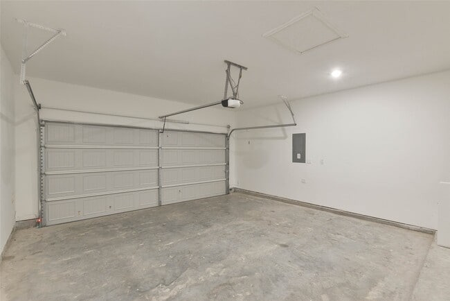 Building Photo - 3015 Wedgewood Cv Wy