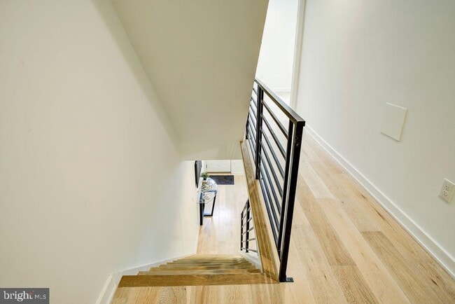 Building Photo - 513 McKean St
