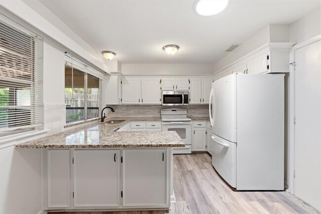 Building Photo - 1409 Desert Quail Ln