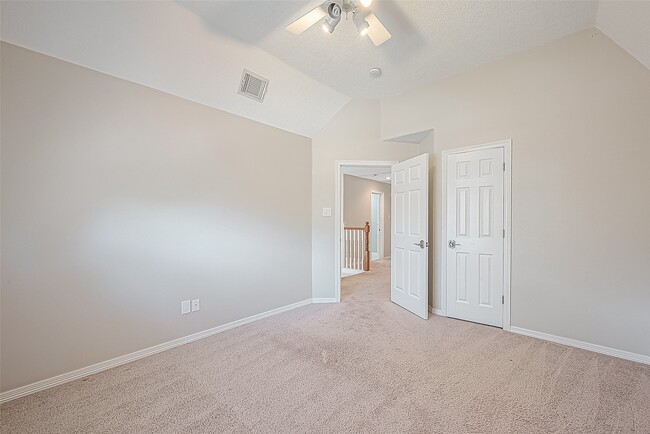 Building Photo - 13135 Finch Brook Dr