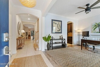 Building Photo - 22 Medio Dr